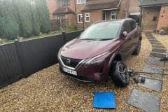Nissan-EMergency-Car-Tyre-Repair-Due-To-Pot-Hole-Surface