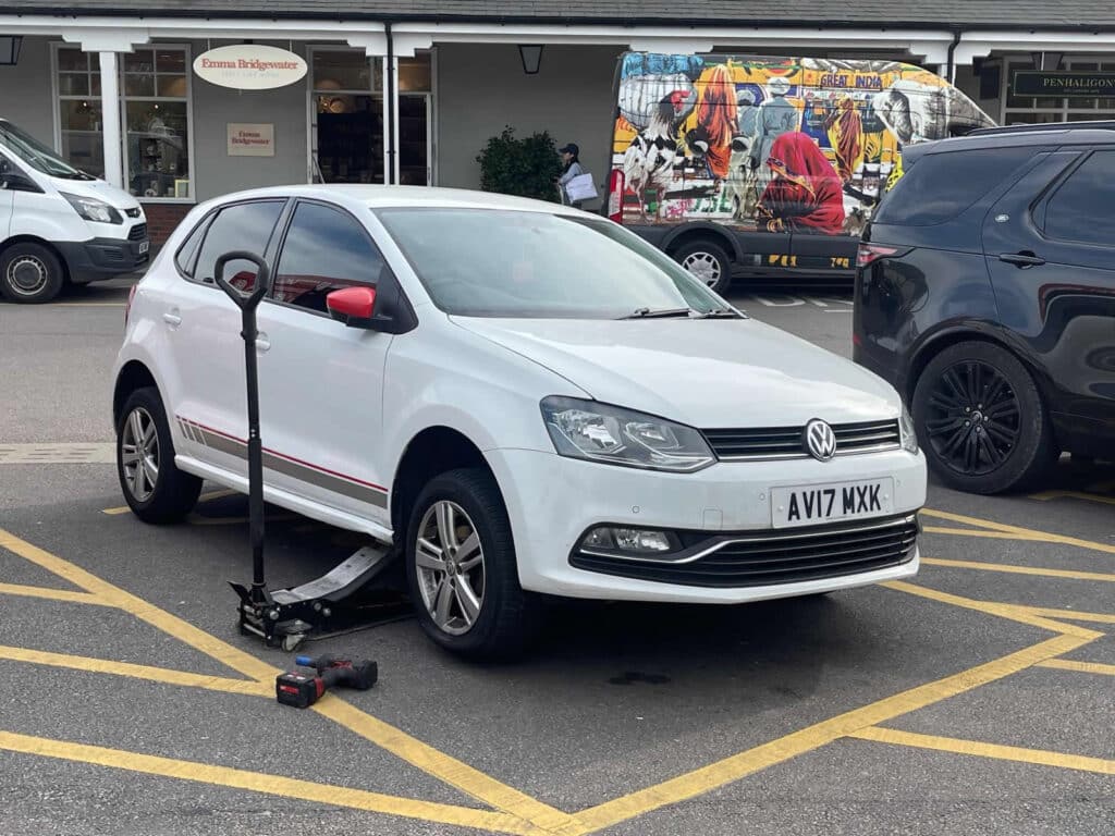 Family Stranded in Bicester – Tyre Replaced in 20 Mins